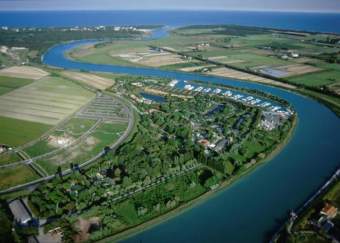 Marina Azzurra Resort